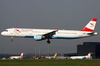 OE-LBA @ LOWW - OS274 Berlin to Vienna, named Salzkammergut