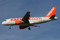 G-EZFU @ EGKK - Short final