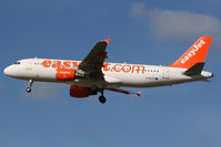 G-EZTD @ EGKK - Short final