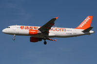 G-EZUH @ EGKK - Short final