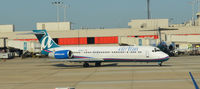 N956AT @ KATL - ATL, GA - by Ronald Barker