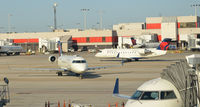 N976EV @ KATL - ATL, GA - by Ronald Barker