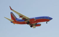 N939WN @ KLAX - Arriving at LAX on 24R - by Todd Royer
