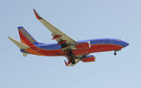 N932WN @ KLAX - Arriving at LAX on 24R - by Todd Royer