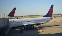 N394DA @ KATL - ATL, GA - by Ronald Barker