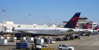 N589NW @ KATL - ATL, GA - by Ronald Barker