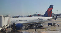 N661DN @ KATL - ATL, GA - by Ronald Barker