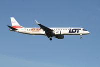 SP-LNB @ EBBR - Arrival of flight LO235 to RWY 02 - by Daniel Vanderauwera