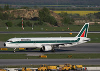 I-BIXM @ LOWW - Alitalia Airbus A321 - by Thomas Ranner