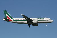 EI-DSH @ EBBR - Arrival of flight AZ156 to RWY 02