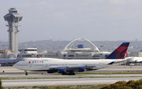 N670US @ KLAX - Taxiing to gate at LAX - by Todd Royer
