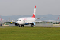 OE-LNP @ VIE - Austrian Airlines - by Chris Jilli