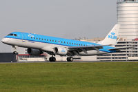 PH-EZB @ VIE - KLM - by Chris Jilli