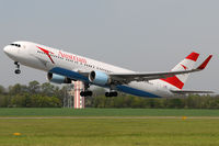 OE-LAY @ VIE - Austrian Airlines - by Chris Jilli