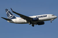 YR-BGH @ VIE - Tarom