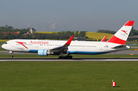 OE-LAW @ VIE - Austrian Airlines