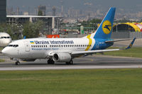 UR-GAU @ VIE - Ukraine International Airlines