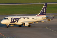 SP-LDE @ VIE - LOT Polish Airlines