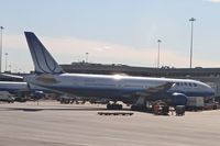 N783UA @ KSFO - United Airlines Boeing 777-222, UAL846 arriving from KIAD, at gate 82 KSFO. - by Mark Kalfas