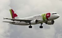 CS-TTE @ ELLX - on final RW24 - by Friedrich Becker