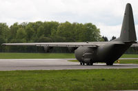 ZH885 @ ELLX - Taxing to rwy 24