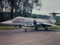 D-8062 - Photograph by Edwin van Opstal with permission. Scanned from a color slide.