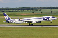 SP-LNC @ LOWW - Touching down Rwy 34