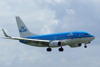 PH-BGU @ EHAM - Just before landing on the Bulderbaan at Amsterdam Schiphol - by Jan Bekker