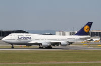 D-ABVY @ LOWW - Lufthansa Boeing 747