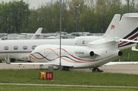 M-OMAN @ EGGW - 2011 Dassault Falcon 7X, c/n: 138 at Luton