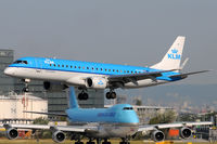 PH-EZN @ VIE - KLM - by Chris Jilli