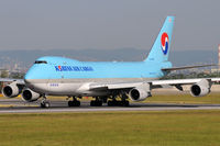 HL7602 @ VIE - Korean Air Cargo - by Chris Jilli