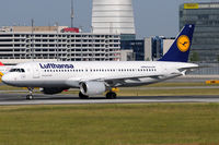 D-AIZK @ VIE - Lufthansa - by Chris Jilli