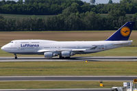 D-ABVY @ VIE - Lufthansa - by Chris Jilli