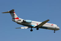 OE-LVD @ LOWW - Approaching Rwy 11 - by Bernd Karlik - VAP