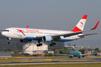 OE-LAY @ VIE - Austrian Airlines - by Chris Jilli