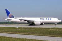 N77012 @ EDDM - United Airlines