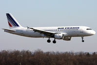 F-GFKZ @ LHBP - Ferihegy - by Ferenc Kolos