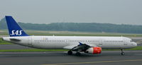 OY-KBL @ EDDL - SAS, is waiting for take off clearence at Düsseldorf Int´l (EDDL) - by A. Gendorf
