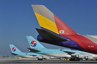 HL7413 @ LOWW - Asiana Boeing 747-400 - by Dietmar Schreiber - VAP