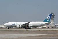 ZK-OKG @ KLAX - Thrust reversers deployed - by Nick Taylor