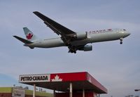 C-GEOQ @ CYYZ - Short final rwy 23