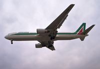 EI-CRF @ CYYZ - Short final rwy 23 - by Florian Seibert
