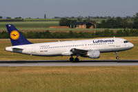 D-AIQE @ VIE - Lufthansa - by Chris Jilli