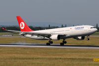 TC-JNG @ VIE - Turkish Airlines - by Chris Jilli