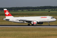 HB-IJE @ VIE - Swiss