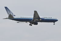 N646UA @ KORD - United Airlines Boeing 767-322, UAL278 arriving from Washington Dulles Int'l/KIAD, RWY 10 approach KORD. - by Mark Kalfas