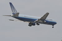 N661UA @ KORD - United Airlines Boeing 767-322, UAL959 arriving from  London Heathrow /EGLL, RWY 10 approach KORD. - by Mark Kalfas