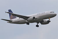 N433UA @ KORD - United Airlines Airbus A320-232, UAL388 arriving from Portland Int'l /KPDX, RWY 10 approach KORD. - by Mark Kalfas