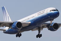 N544UA @ KORD - United Airlines Boeing 757-222, UAL942 arriving from Los Angeles International Airport/KLAX, RWY 14R approach at Chicago's O'hare/KORD. - by Mark Kalfas